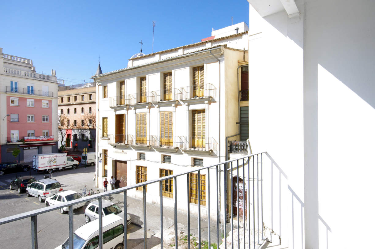 MS 3. 1 Bedroom Apartment with balcony. Old Town. Valencia.